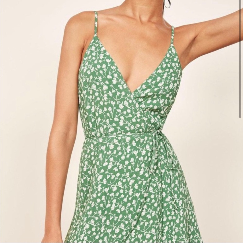 Reformation Thora Daisies mini wrap dres